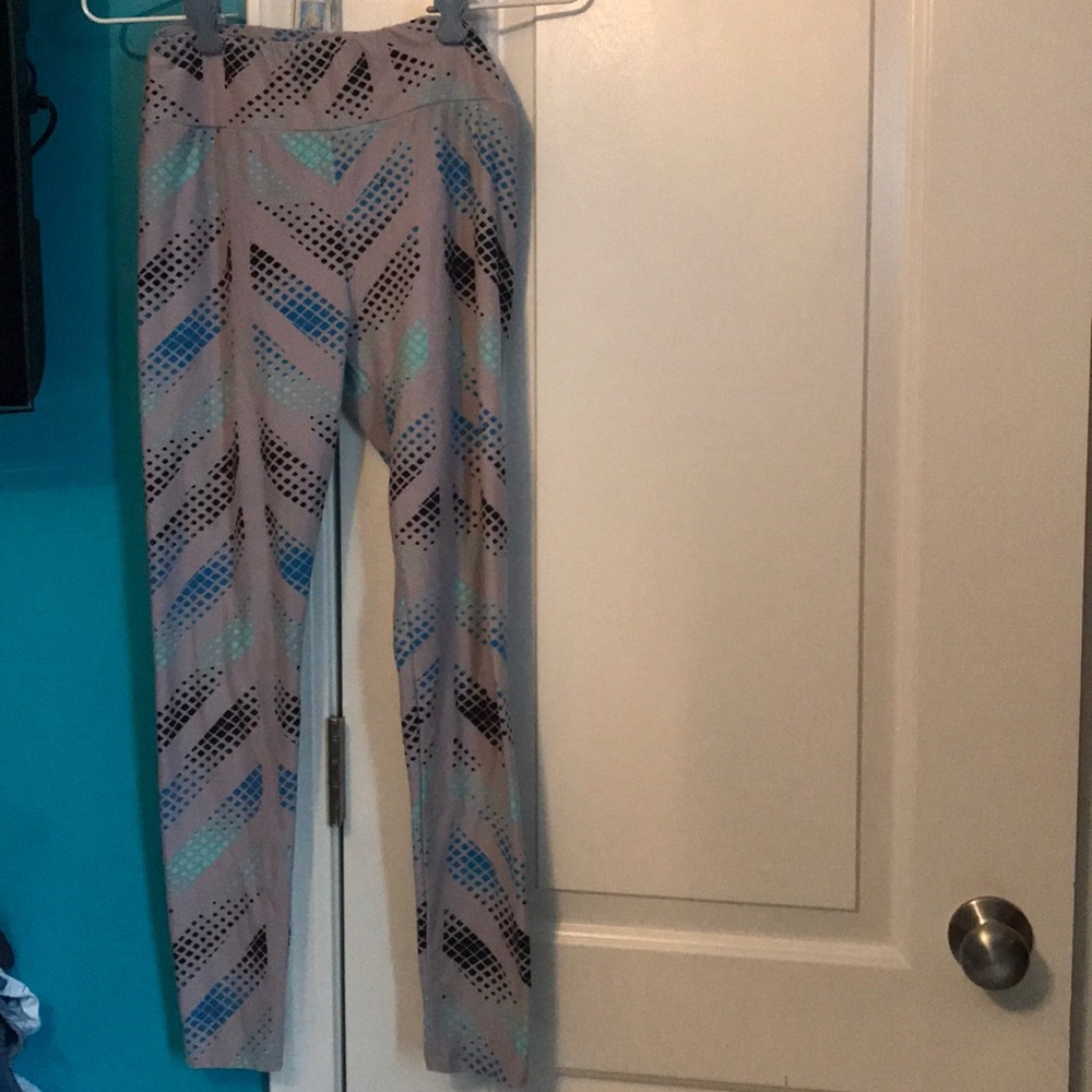 LuLaRoe patterned leggings